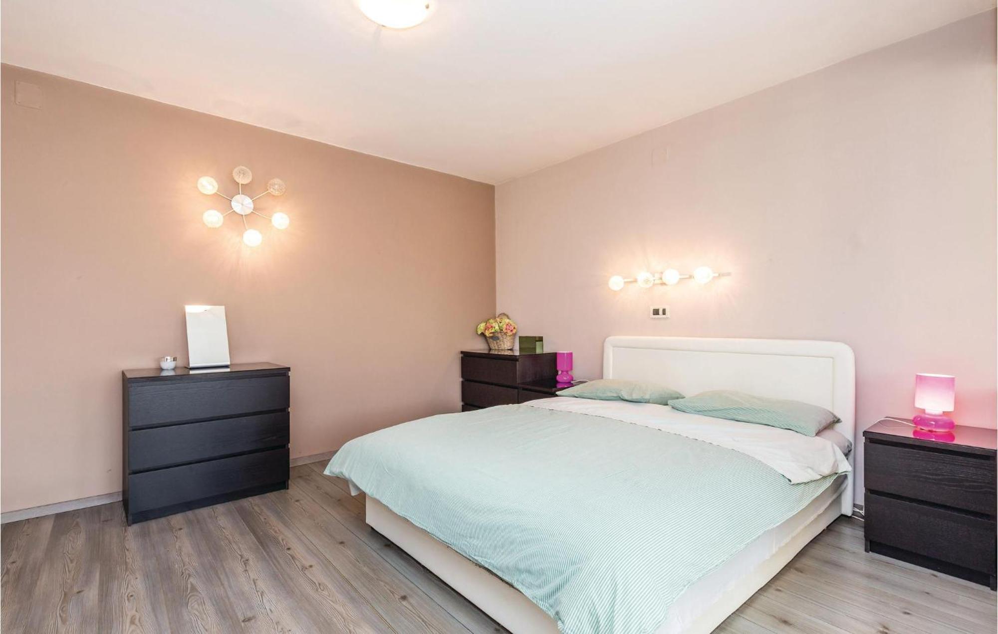 Stunning Apartment In Rijeka With 1 Bedrooms And Wifi エクステリア 写真