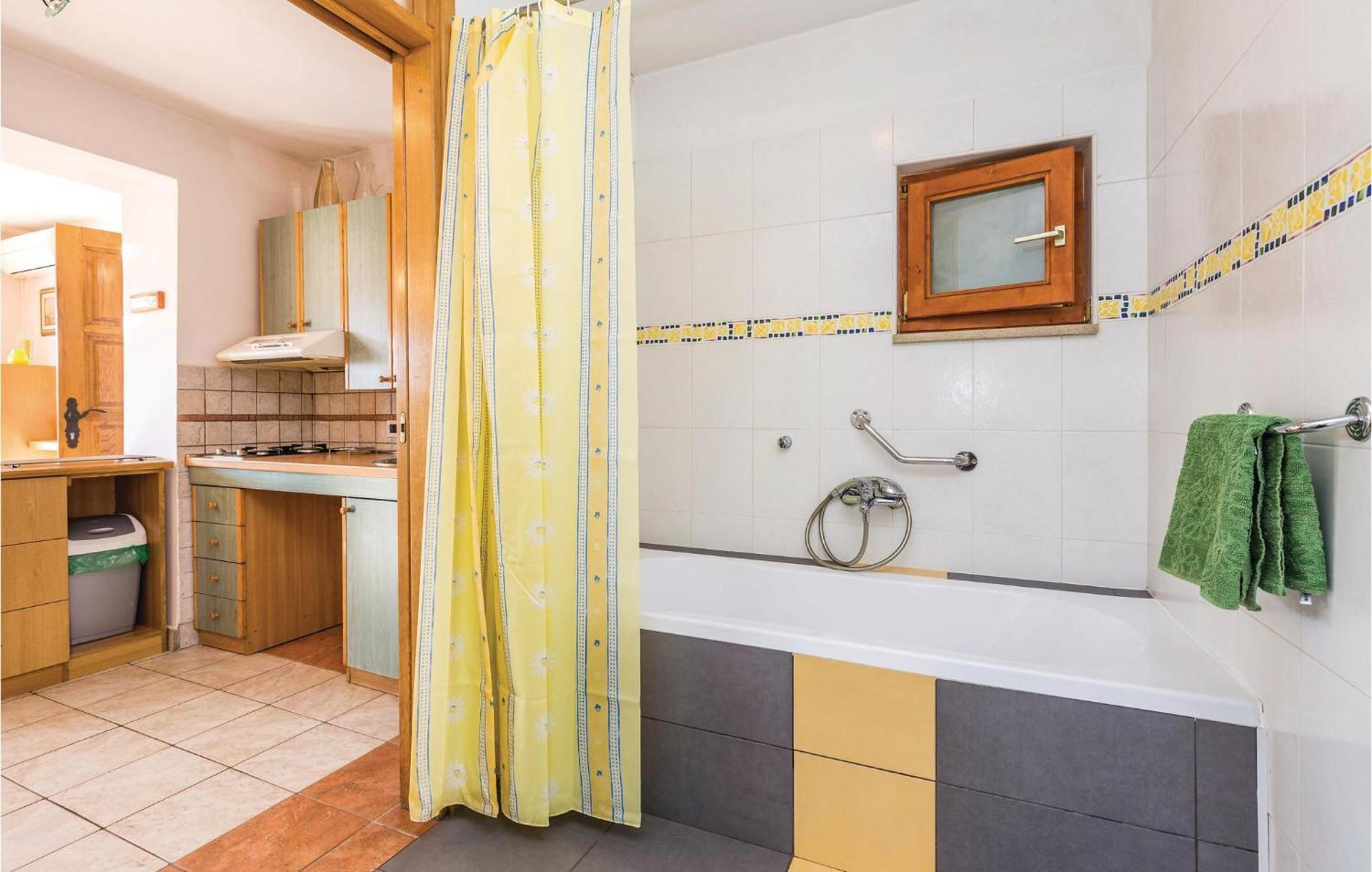 Stunning Apartment In Rijeka With 1 Bedrooms And Wifi エクステリア 写真